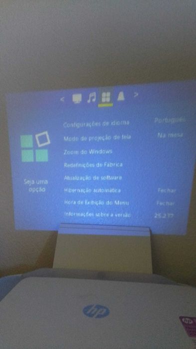 Mini Projetor LED Portátil – Novo!!