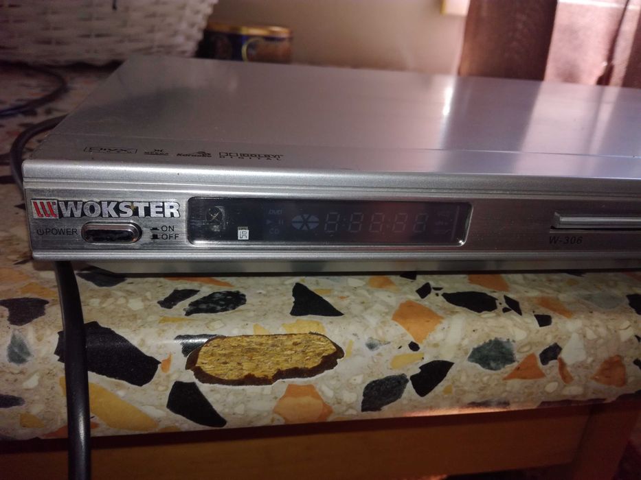 DVD програвач,майже антикваріат.