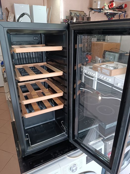 Холодильник вітрина