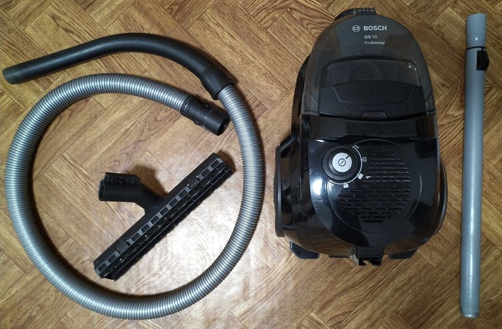 Продаж пилосос безмішковий Bosch BGS1K330/11