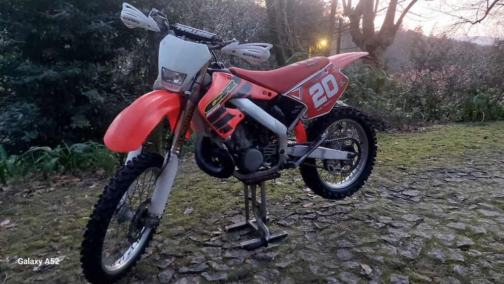 Vendo Honda CR 250 R ano 2000