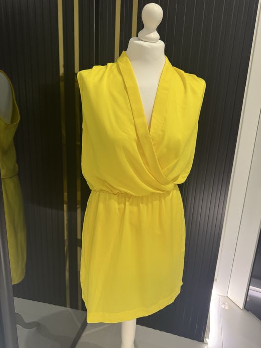 Żółta sukienka w rozmiarze uniwersalnym