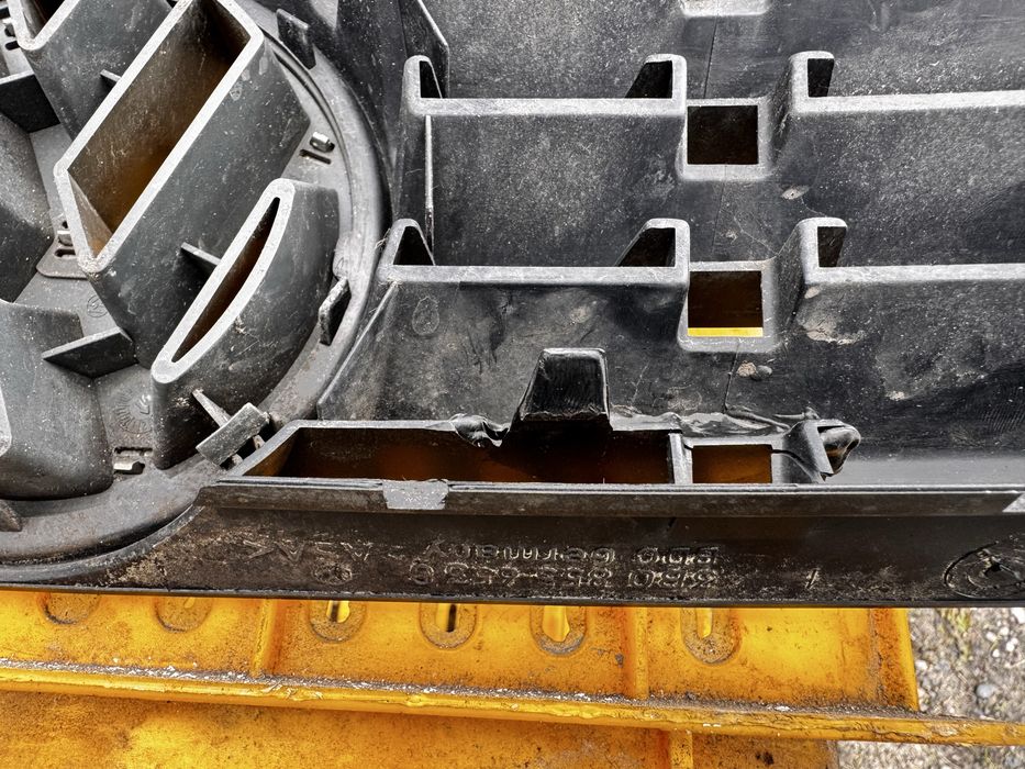 Grill /Atrapa VW Passat B5 ORI + GratiS