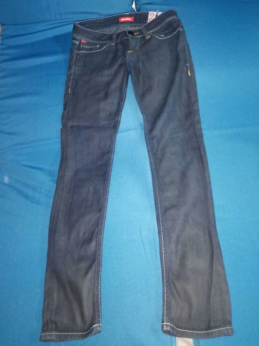 8 Calças variadas MULHER – Tm 38/39