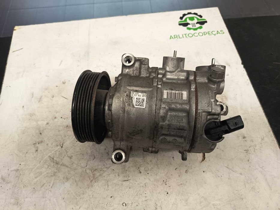 Compressor do ar condicionado Volkswagen Ref:  5Q0820803