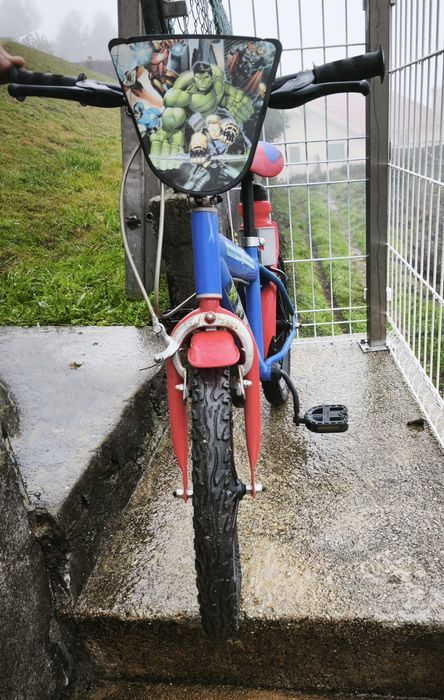 Bicicleta criança dos vingadores
