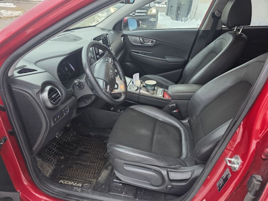 Hyundai kona electric 2019 рік, 64кв, 140000 гарна комплектація