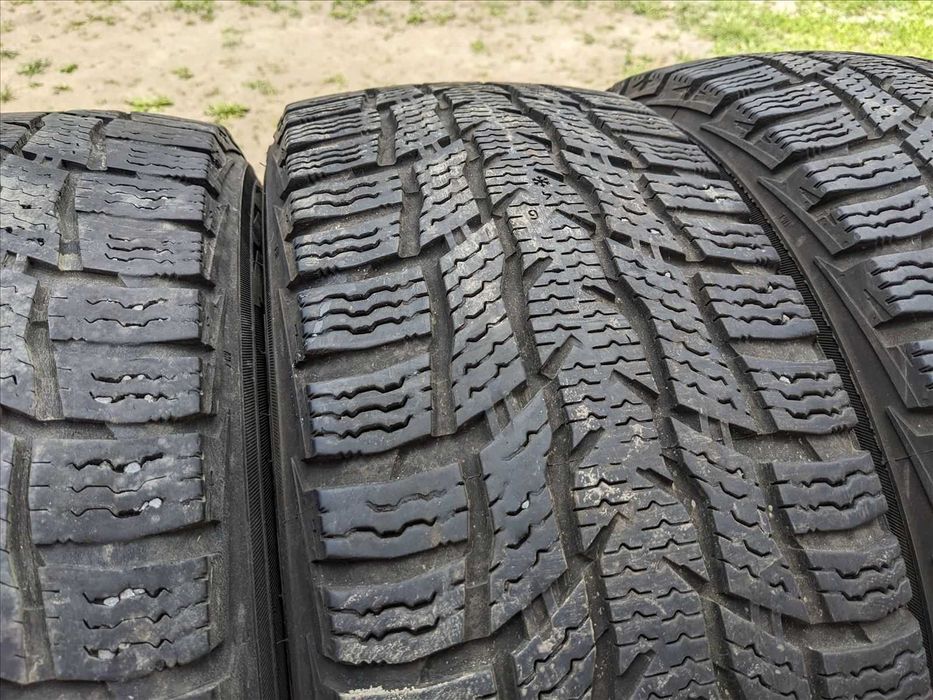 Шини зимові 225 65 16 C Nokian Hakkapeliitta CR3
