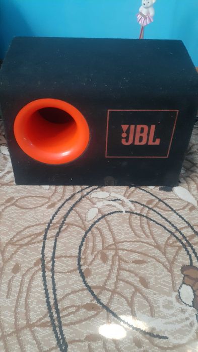 Продам Сабвуфер JBL