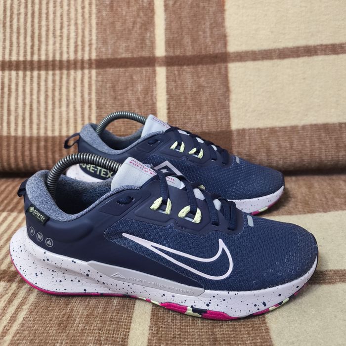 Жіночі кросівки Nike trail gore-tex