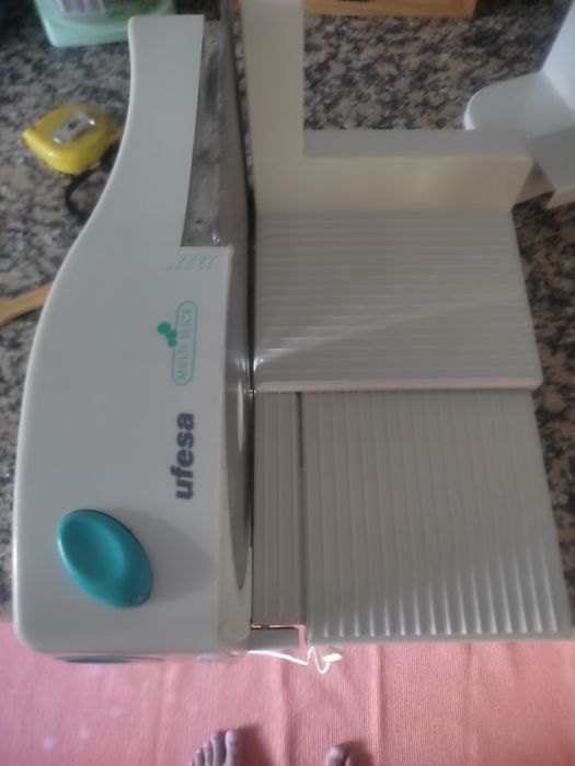 Máquina de cortar queijo e fiambre