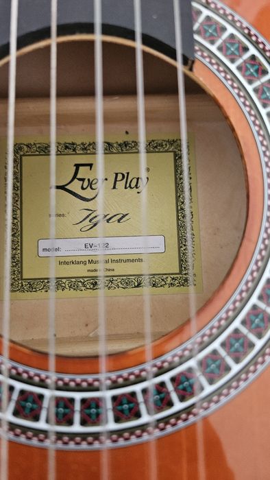 Gitara klasyczna marki Ever Play, model EV-122 z serii Iga.
