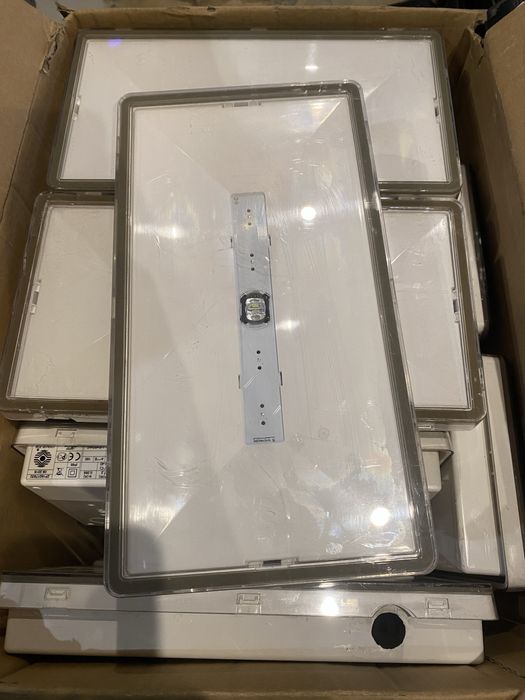 Lampy awaryjnego oswietlenia 2 rodzaje