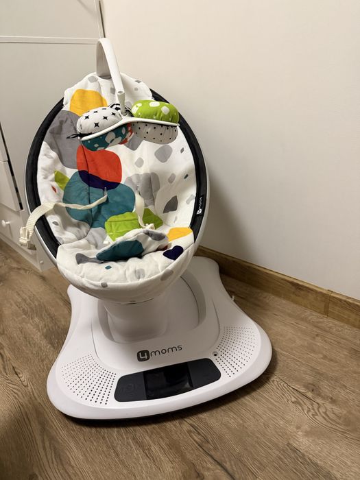 Moms 4 - техніка для заколисування малюка