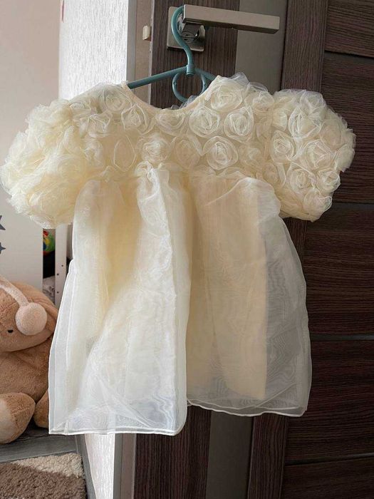 Продам дуже гарну та ніжну сукню для дівчинки