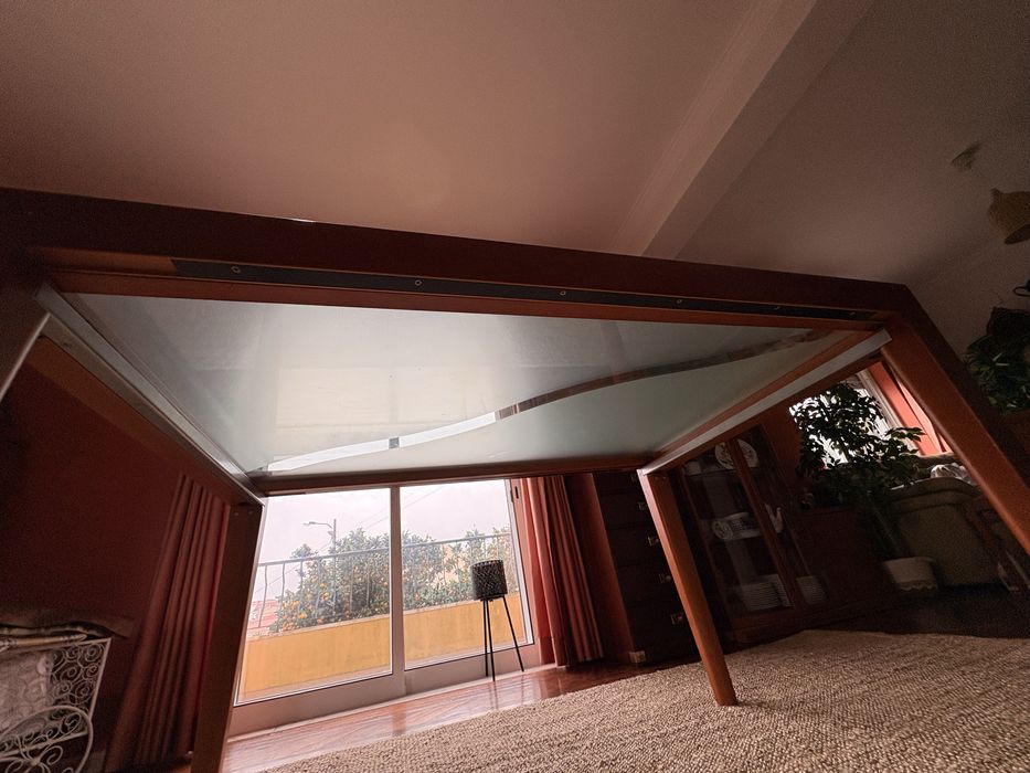 Mesa de Jantar Extensível 1,30m–2,60m + 4 Cadeiras | Madeira