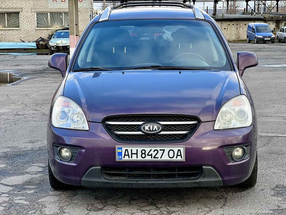 Продам KIA Carens