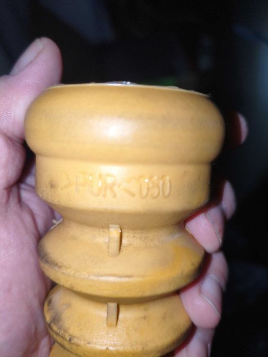 Амартизатори, відбійники+пильники,опора амортиз., нові для wag