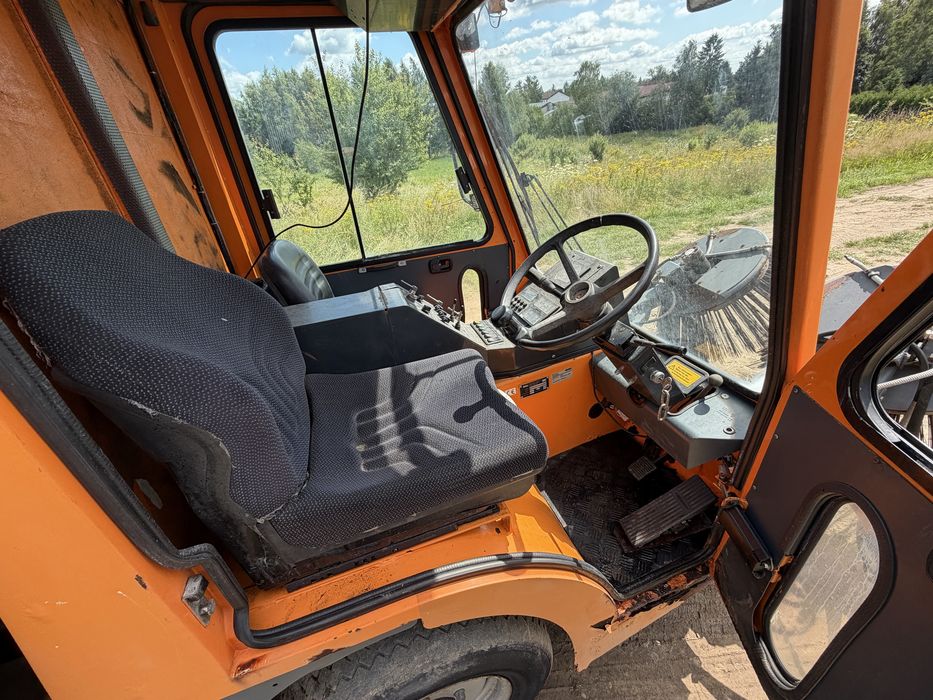 Hako Citymaster 1750 zamiatarka samojezdna + piaskarka