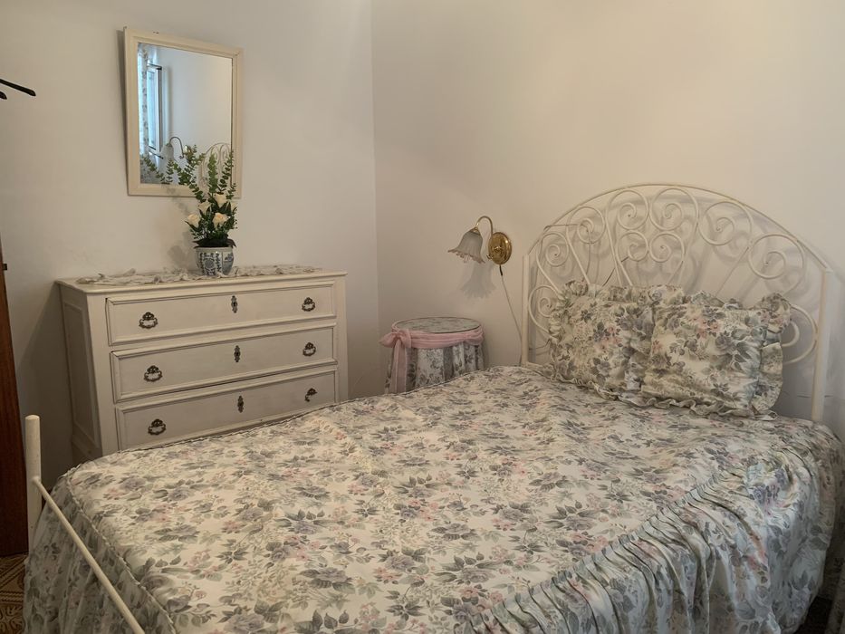 Alugo quartos a professores