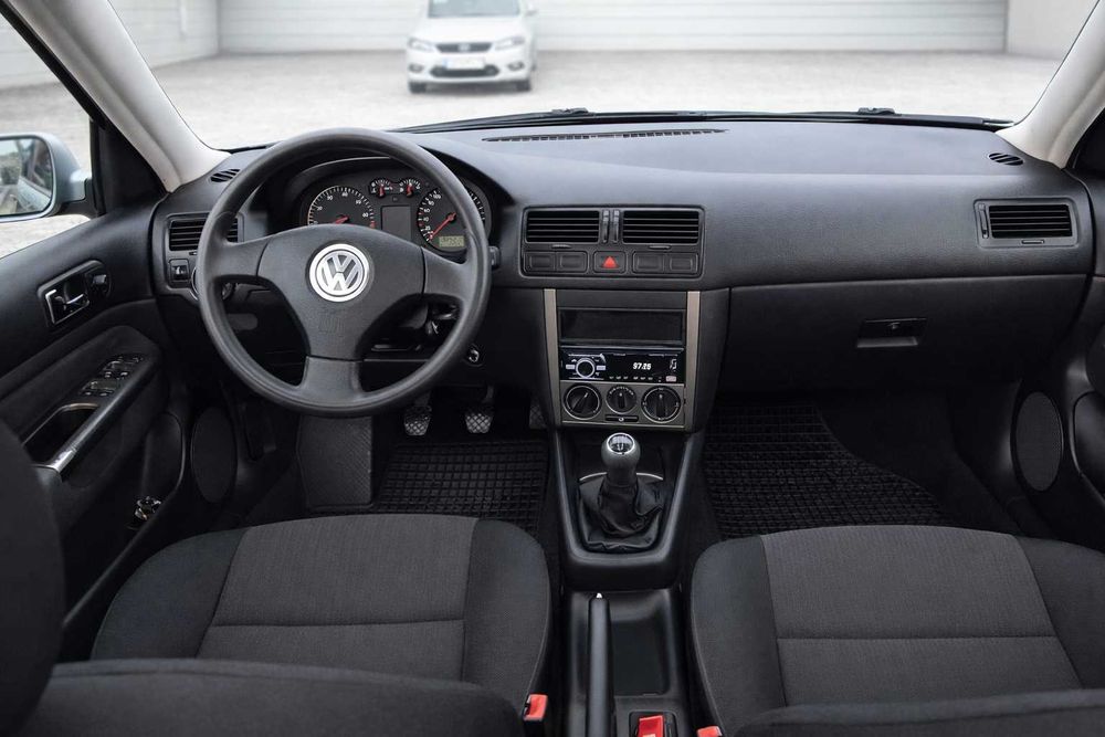 Sprzedam Volkswagen Bora 1.6 Benzyna – 2003 r.