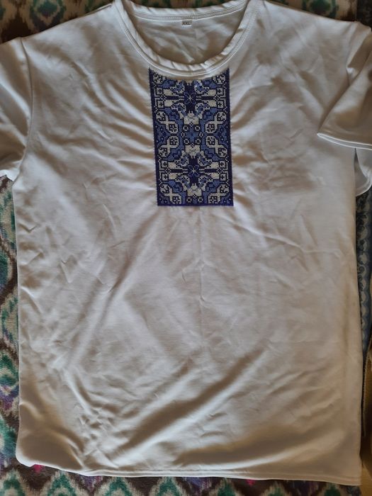 Елегантна вишиванка  бісером для чоловіків