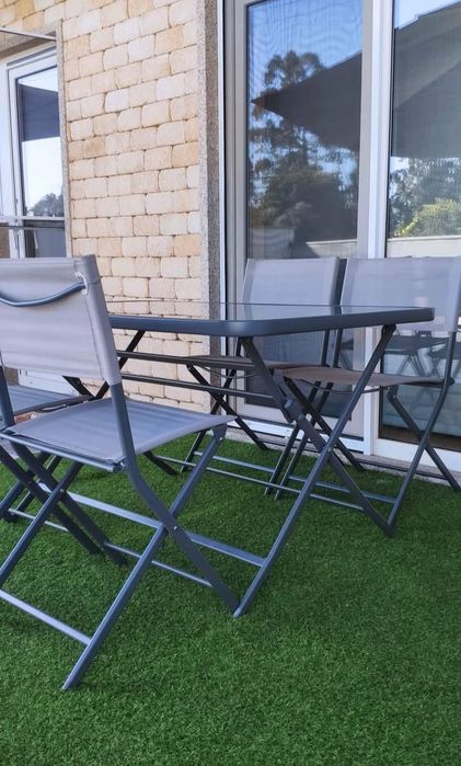 Conjunto Mesa de Jardim + 4 Cadeiras