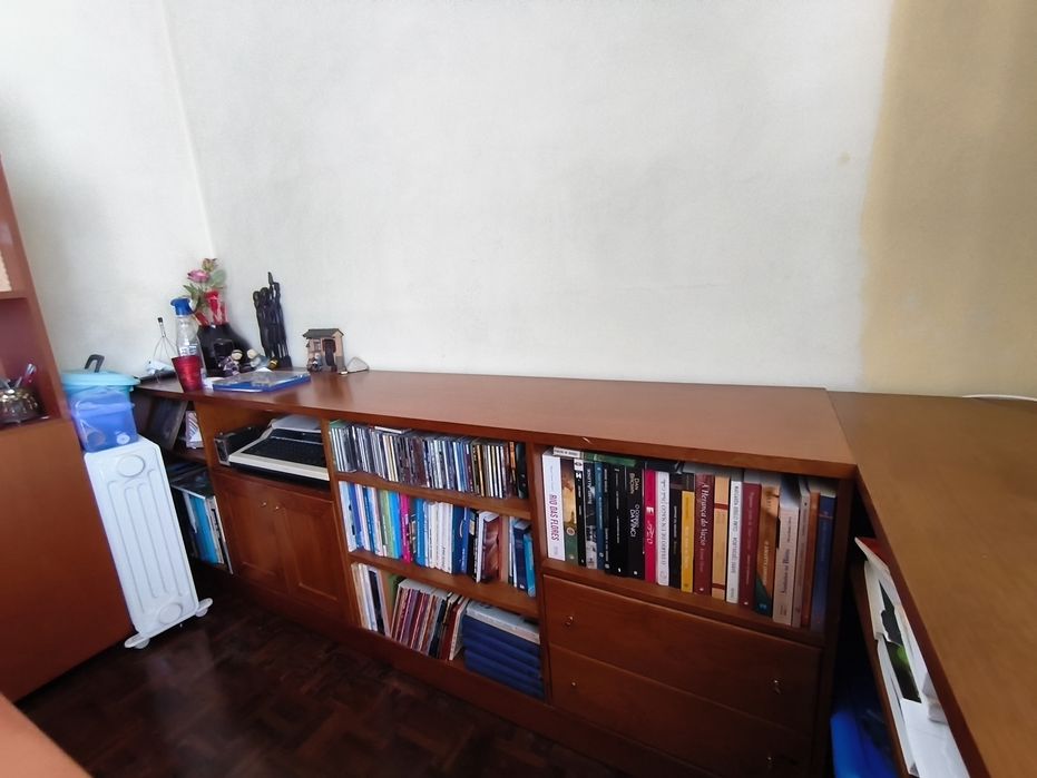 Móvel Aparador/Biblioteca em madeira maciça