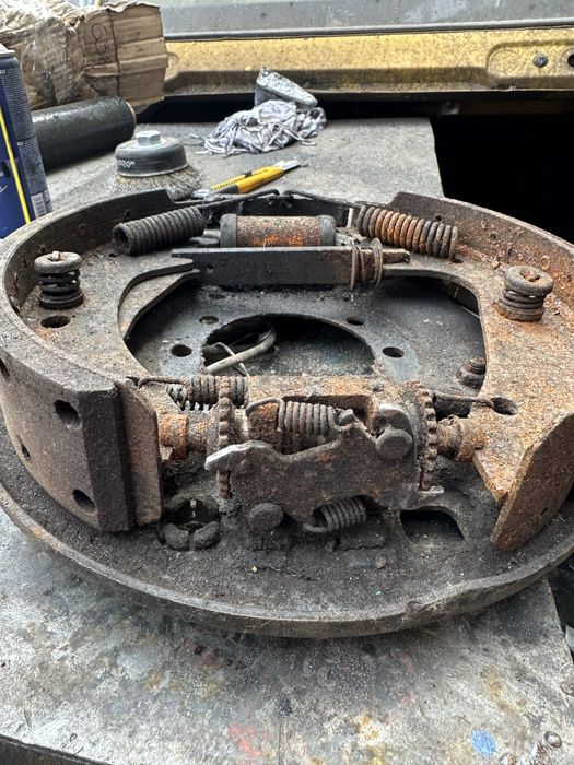 Колодки механизм Мерседес 207 208 209 210 307 308 309 310 407 408 410