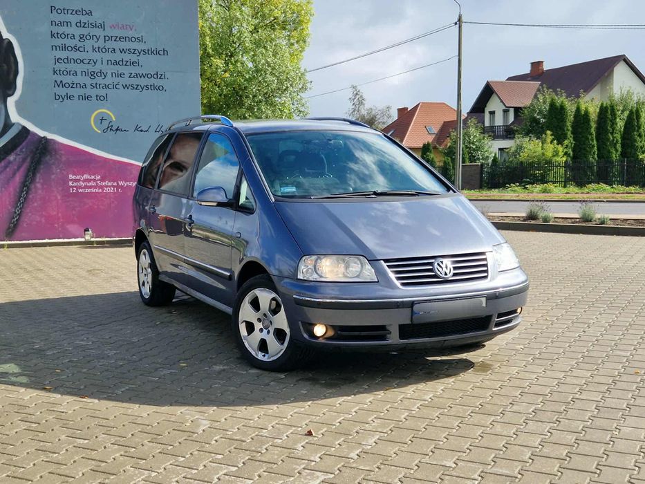 Witam mam na sprzedaż VOLKSWAGEN SHARAN w wersji  UNITED z najlepszym silnikiem 1.9TDI 2009r i z bardzo bogatym wyposazeniem w ladnym stanie!!!