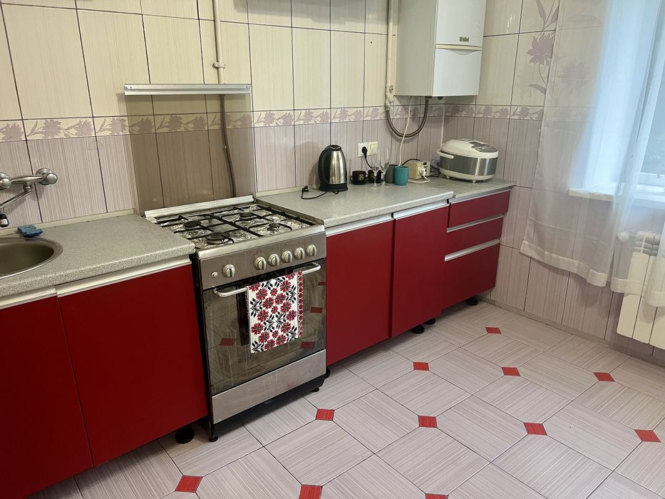 Оренда 2 кім Пів . бульвар 5б (  ЗДАНО для дівчат підселення )