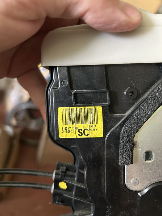 Замок передний правый киа оптима 2012