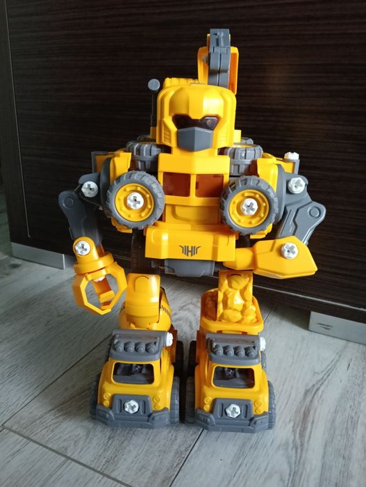 Robot zamieniający się w samochody-transformator