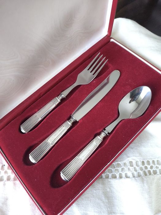 Talheres infantis com cabo de prata