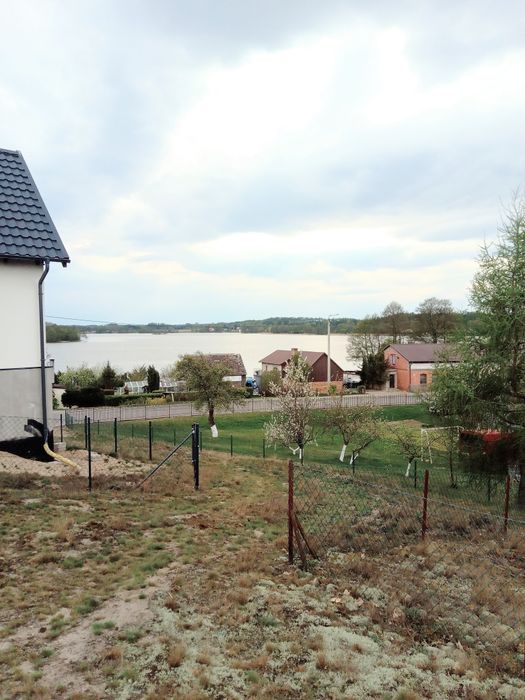 Działka z widokiem na jezioro, warunki zabudowy.