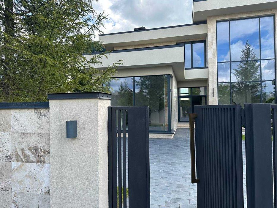 Продаж елітного, сучасного будинку у КМ RIVIERA в с. Сокільники