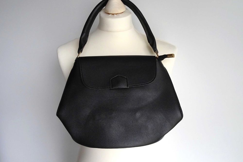 Elegancka czarna torebka, old money vintage