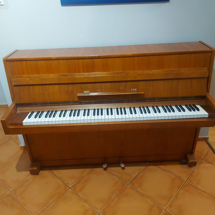Pianino Legnica używane