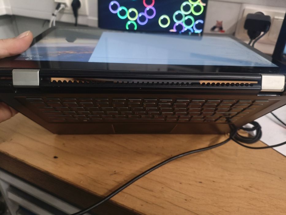Dotykowy laptop Lenovo Yoga 700-14isk