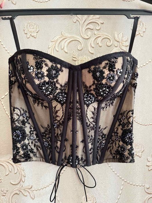 Продам стильний дуже красивий корсет, ручна вишивка