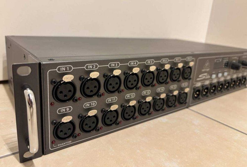 Стейджбокс Behringer S16