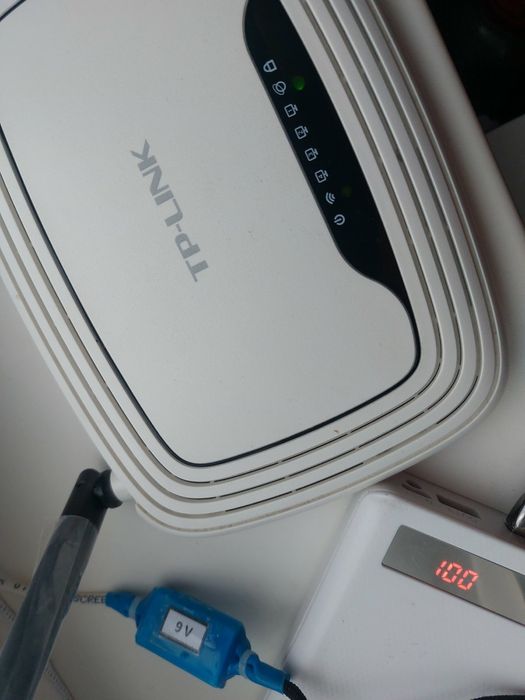 Роутер TL-WR841N працює від павербанка