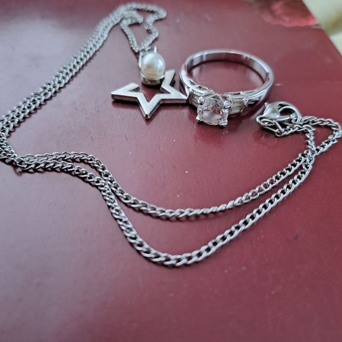 Біжутерія хорошо качества,кулони,сережки,кольца