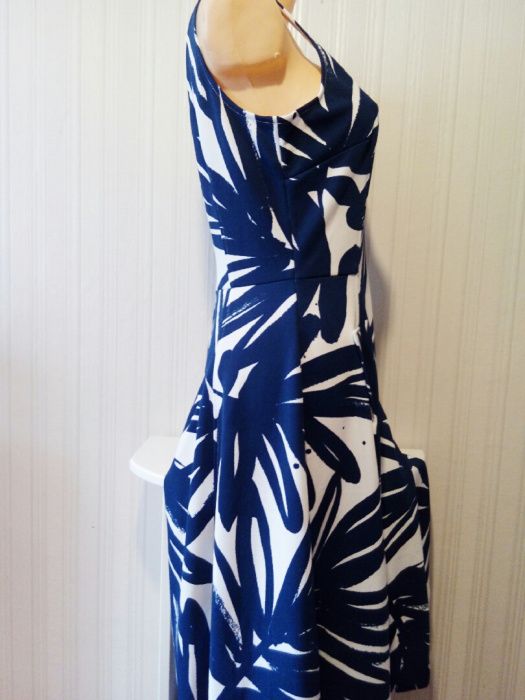 Sukienka Donna Morgan, biało granatowa, boho, wesele