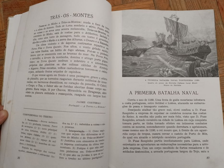 Livro escolar antigo