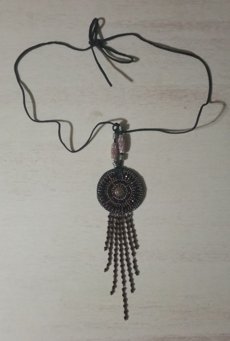 Продам прикрасу на шию