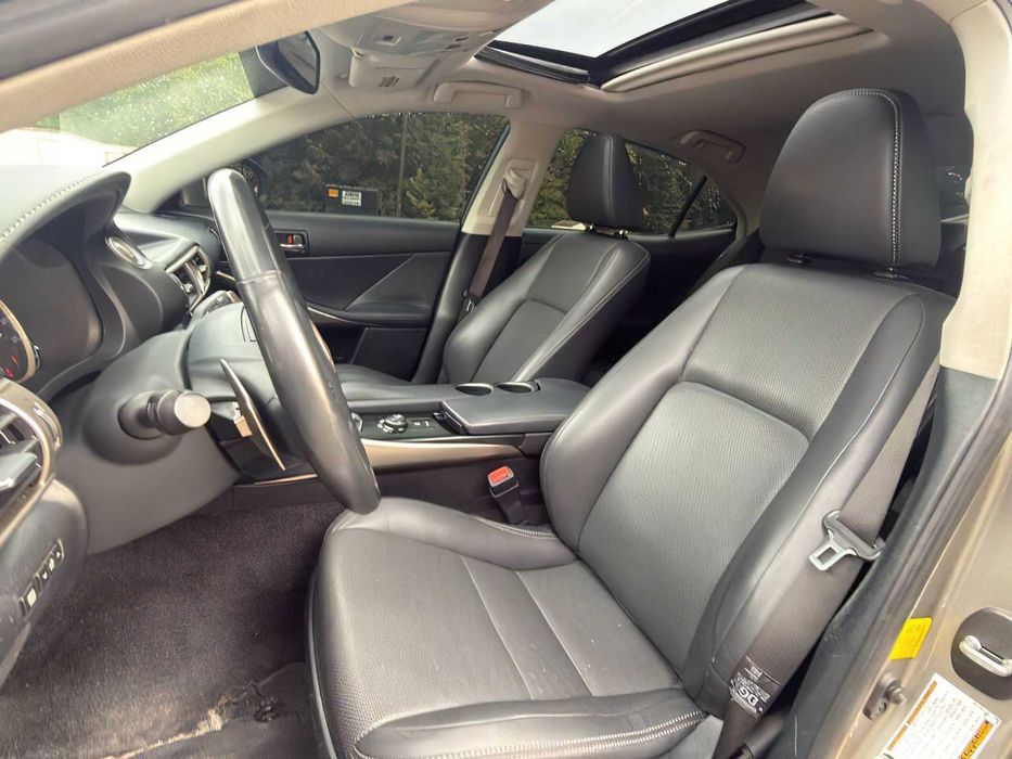 Lexus IS 250      2014