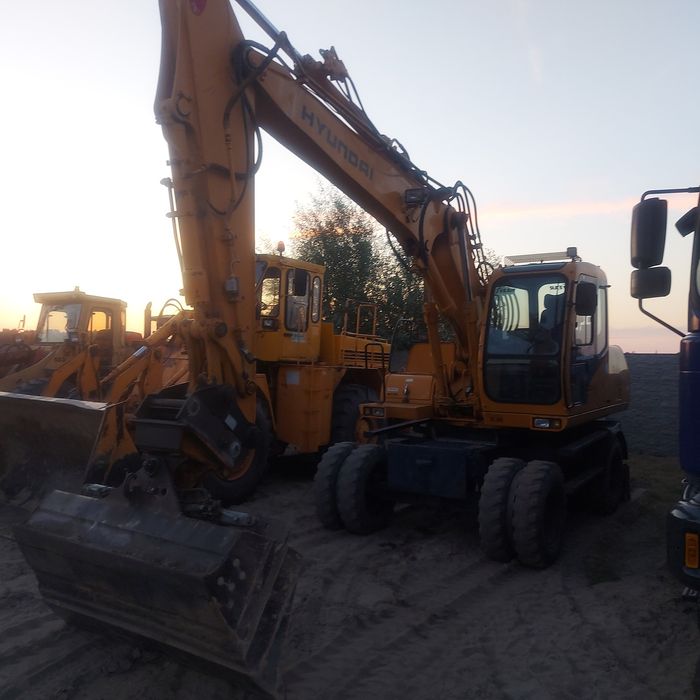 Wykopy, kopanie stawów, stawy, spycharka gąsienicowa, usługi koparką.