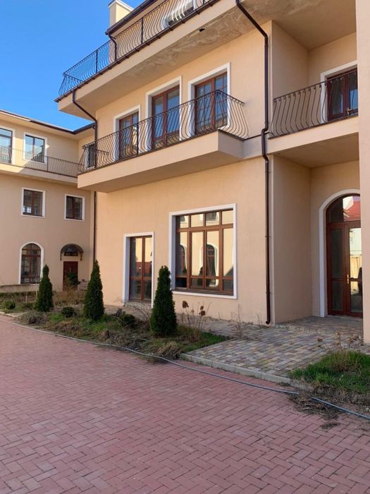 Продаю на 27сот. КОМПЛЕКС ЗДАНИЙ 3088m2  Рядом Моря Костанди / Шишкина