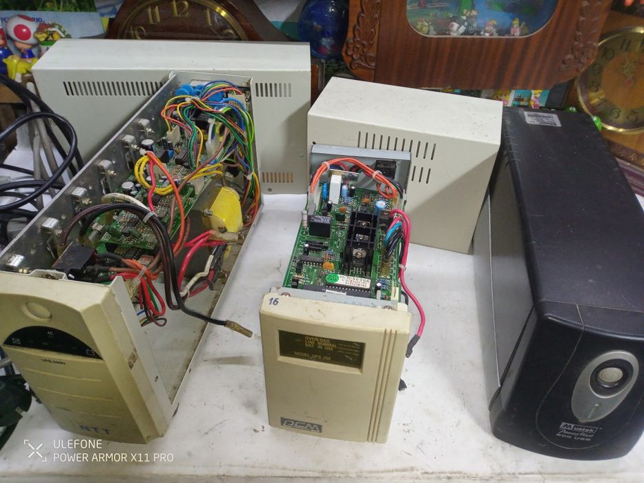 Інвертор UPS безперебійник